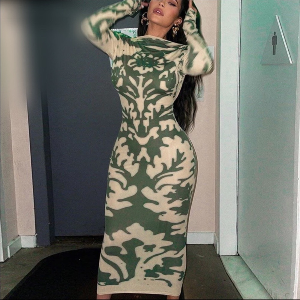 NEW soft sexy classy bodycon dress - Picture 2 of 5